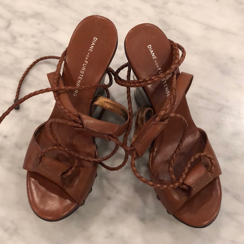 DVF platforms/wedge